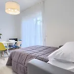 Flower Suites Sorrento